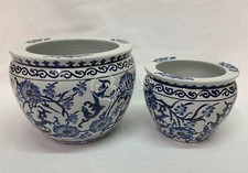 Coppia di vasi sottovasi bianchi e azzurri in ceramica dipinti a mano 16,5/13 cm