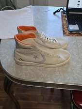 Converse x Bugs Bunny Pro