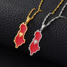 Collana con ciondolo bandiera
