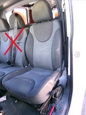 sedile anteriore sinistro