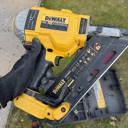 Chiodatrice dewalt dcn692n - chiodatrice,