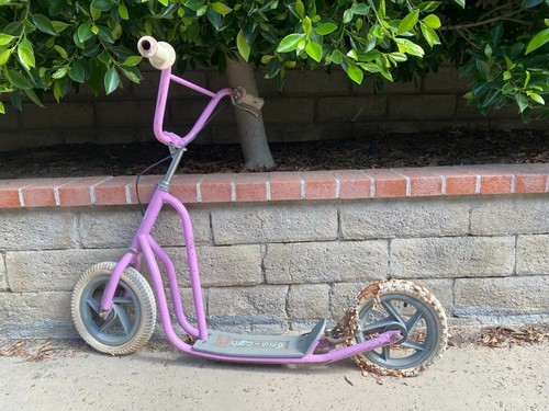 Pink team cycle curb - team, cruiser