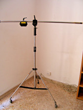 MANFROTTO STATIVO STAND IN ACCIAIO CON ROTELLE E GIRAFFA CON CONTRAPPESO KG.7