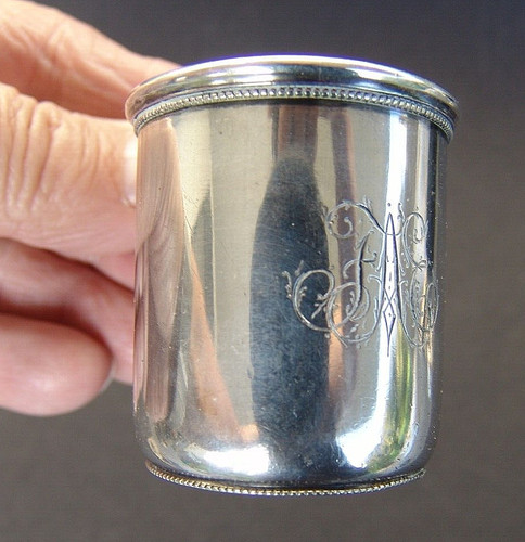 Antica tazza con - con, in