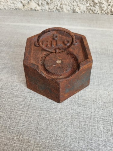 Antico peso esagonale - peso, ferro