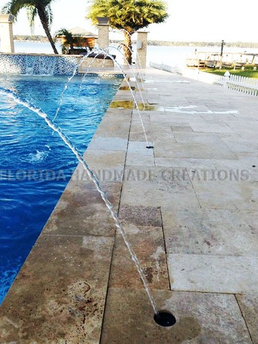 Spruzzatore acqua piscina