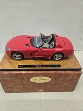Modellini auto 1:18 Bburago Dodge Viper RT/10 del 1992 su tavola di legno #3725 con scatola originale