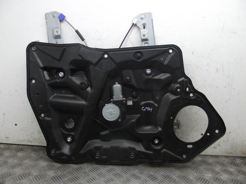 Nissan serena left - left, passenger