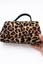 Borsa leopardata con catena