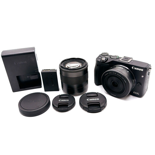 Canon eos 2 megapixel - m3,