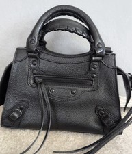 Borsa a tracolla Balenciaga Neo Classic in pelle nera nuova senza etichetta