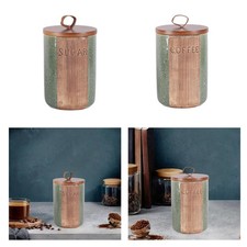 Cucina con bere al contenitore