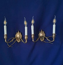 Antica coppia di lampade da parete in ottone francese a due luci