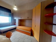 Cameretta a ponte marca GIESSEGI come nuova con 3 letti singoli e cabina armadio