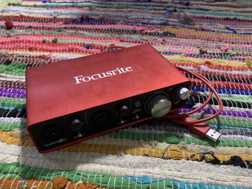 Focusrite scarlett 2i2 - 2i2, 2a
