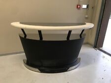 Postazione Cocktail,bancone bar,struttura in ferro con bordo rivestito con led  