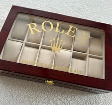 Insolita scatola per orologi