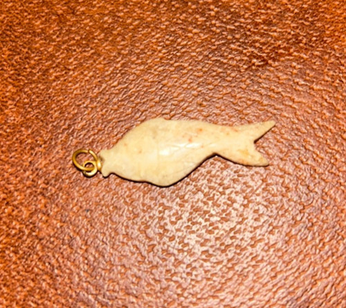 Ciondolo pesce pietra vintage