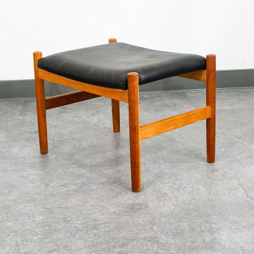 Sgabello ottomano moderno