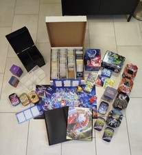 lotto 3275 carte pokemon + scatole e gadget vari --- lista in descrizione