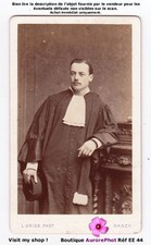 HOMME DE LOI EN POSE, AVOCAT