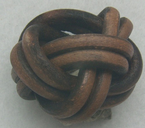 Woggel marrone scuro forma