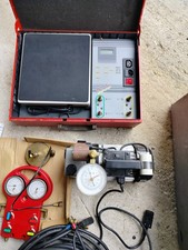 Pompa E Bilancia Per Vuoto Condizionatori