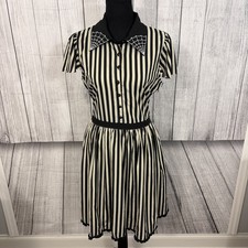 Abito donna Sourpuss grande panna e nero a righe aderente e svasato colletto ragnatela