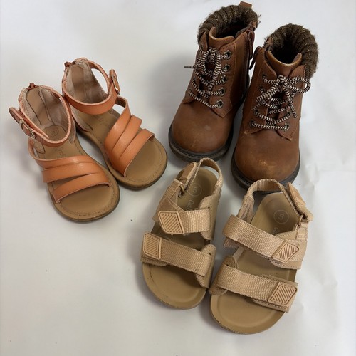 Set tre scarpe - di, bambina