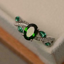 Anello di fidanzamento ovale e