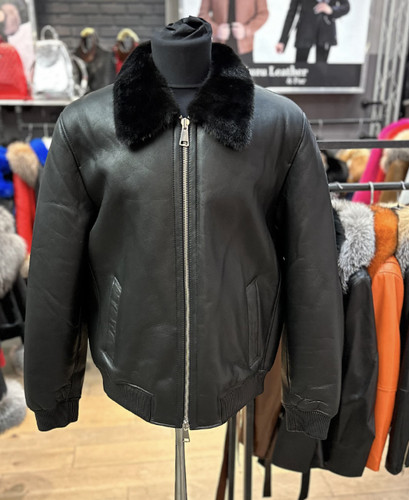 Nuovissimo shearling uomo nero