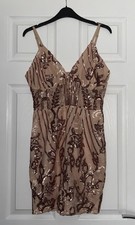 ABITO BODYCON NUOVO CON ETICHETTE PRETTYLITTLETHING ORO ROSA CON SPALLINE PANNELLO TRASPARENTE PAILLETTES 10