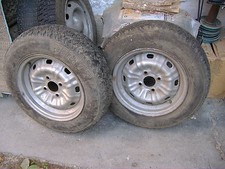 N.2 cerchi con gomma 165/70 SR13 usati M+S