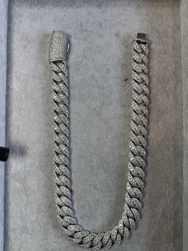 Catena cubana moissanite