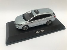 Modellino auto Opel Astra K SportsTourer 1:43 blu diamante metallizzato