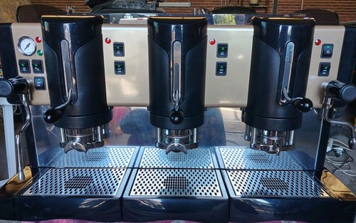 Macchina caffè professionale - caffÈ,