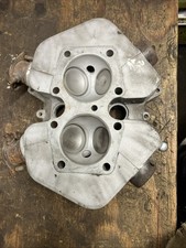 Triumph T120 9 Borchie Testa