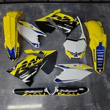 Plastiche + Grafica RM Restyle