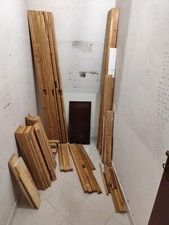 Tavole e listelli di legno grezzo di varie misure