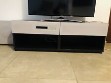 Mobile porta tv Ikea - BESTA + sistema dolby surround integrando UPPLEVA.