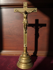 Antico crocifisso da altare in
