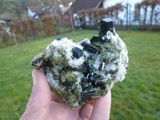 Quarzo con epidoto della