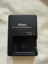 Nikon MH-24 Caricabatteria per Batterie Li-ion EN-EL14
