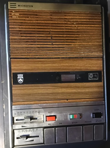 Registratore cassette - a,