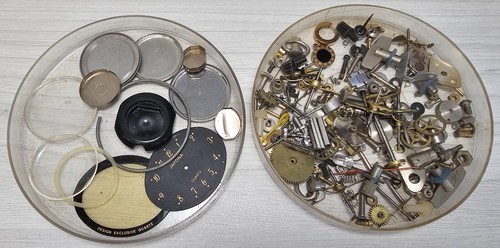 Vecchi ricambi orologi