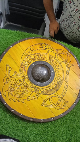 Scudo drago vichingo armatura