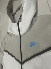 tuta nike tech bianca e