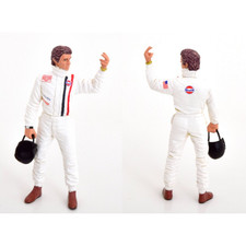 FIGURINE STEVE WITH HELMET AND