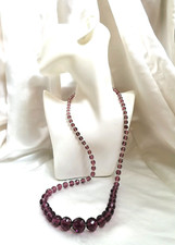 ANTICA BELLISSIMA COLLANA SCALARE IN CRISTALLO SFACCETTATO VIOLA, 1950 CIRCA.