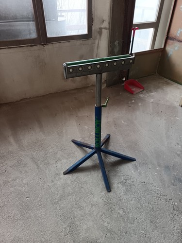 Cavalletto regolabile con